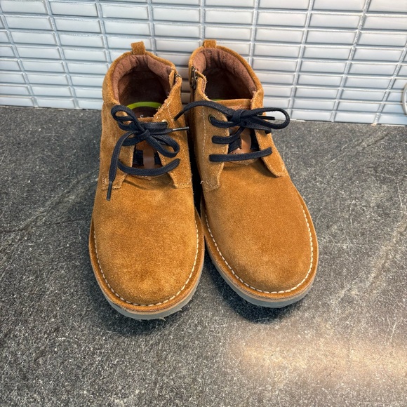 Florsheim Navigator Jr. Plain Toe Chukka Boots - Picture 2 of 6